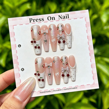 Anpassbares Kirschblüten Press-On Nagelkunst Set