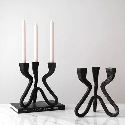Künstlerischer Metallkerzenständer