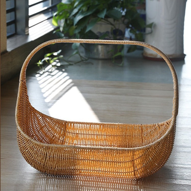 Damen Handgefertigter Rattan Korb mit eleganter Kontur Brehn