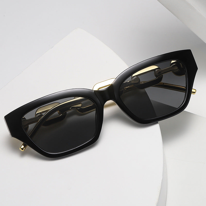 Damen Cat-Eye Sonnenbrille mit dekorativem Kettenrahmen Brehn