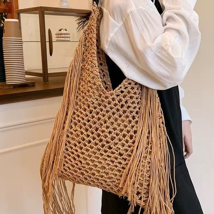 Damen Makramee Handtasche mit fransigen Details Brehn