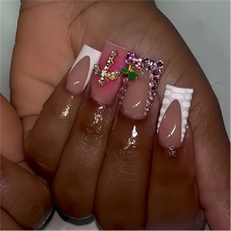 Künstlerisches Press-On-Nagelset mit Premium-Verzierungen Brehn