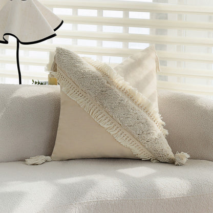 Quadratischer Boho-Kissenbezug mit diagonalem Teddy-Relief, Fransen und Eckquasten Brehn