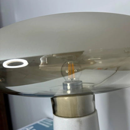 Zeitgenössische Marmor-Tischlampe mit elegantem Glasschirm