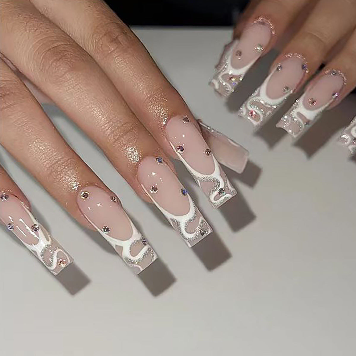 Dekorative Lange Nagelspitzen Brehn