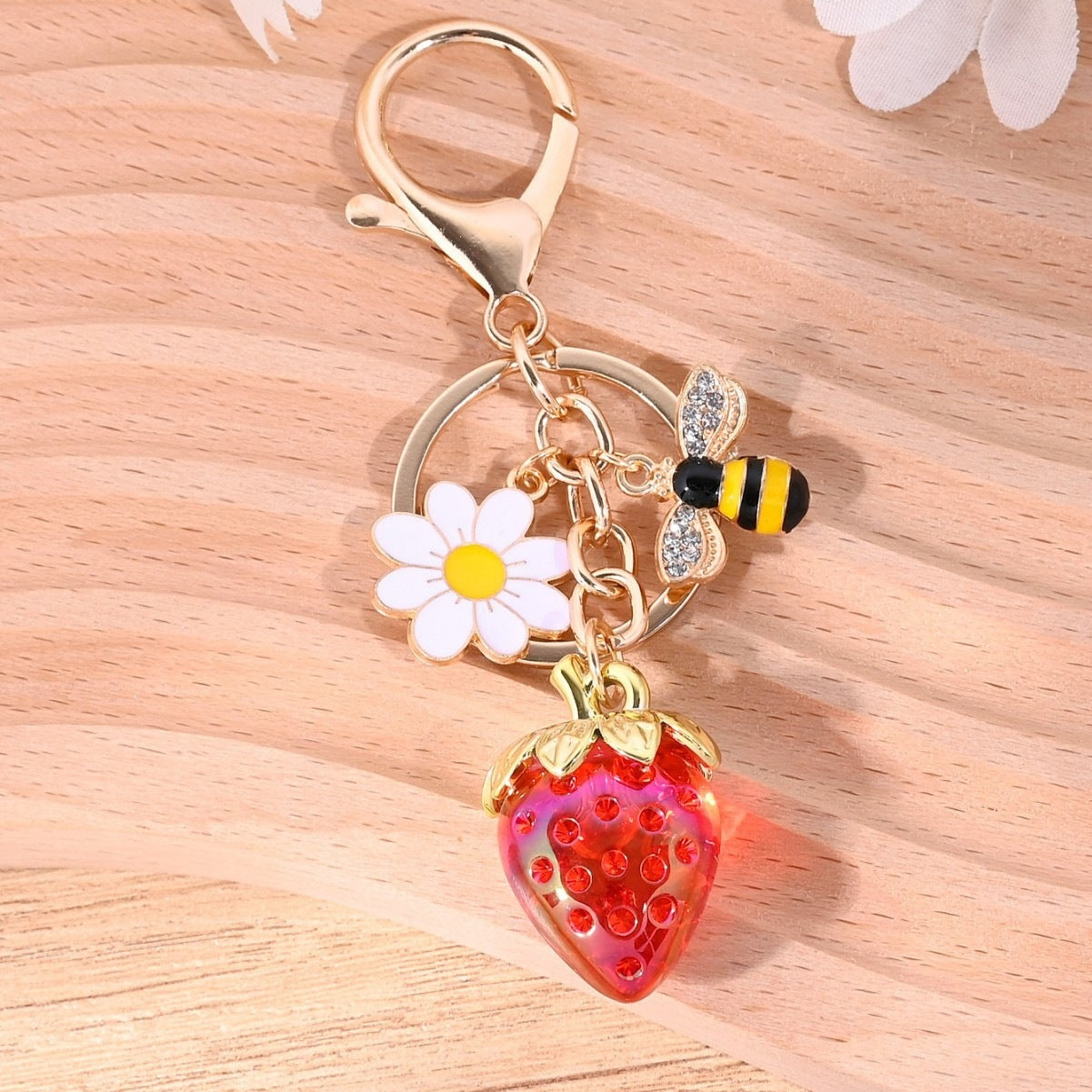 Schlüsselanhänger mit Fruchtigem Erdbeer-Design Brehn