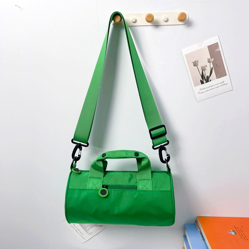 Sportliche Mini-Duffel-Tasche mit Verstellbarem Schultergurt und Stabilen Tragegriffen Brehn
