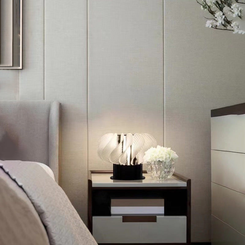 Dekorative Tischlampe mit modernem Design