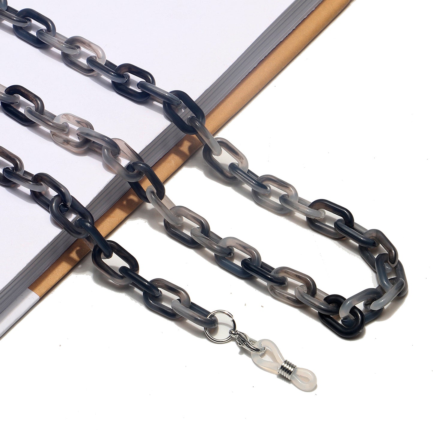 Stylischer Chain Eyewear Holder Brehn