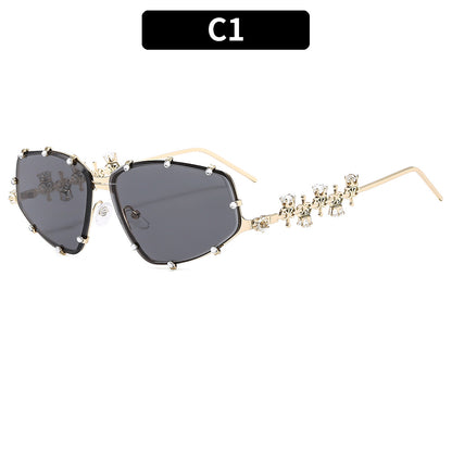 Modische geometrische Schildbrille mit Strass-Akzenten