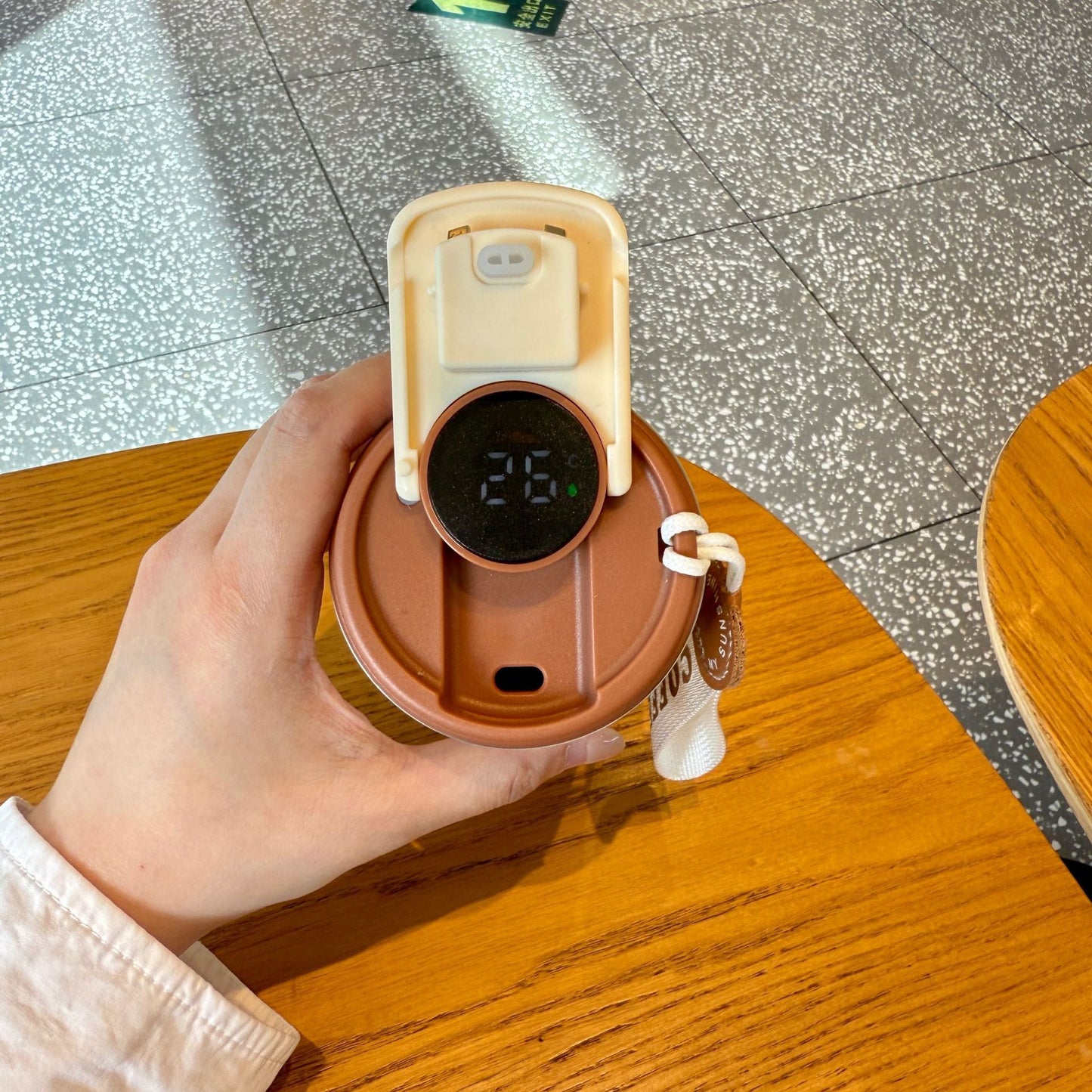 Damen isolierter Kaffeebecher mit praktischer Halteschlaufe Brehn