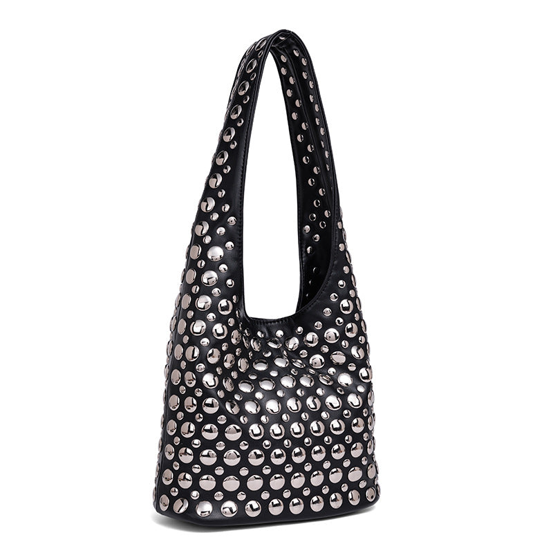 Nietenleder Schultertasche Brehn