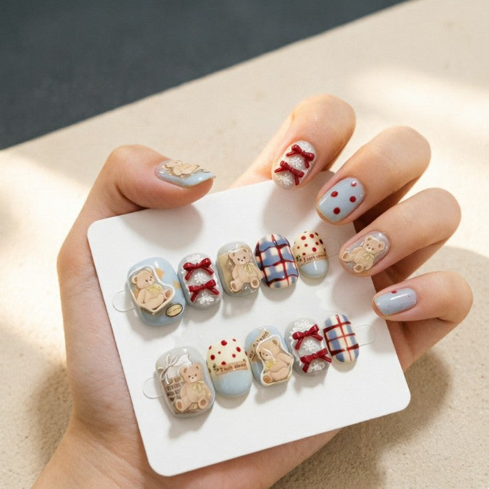 Niedliche Kunstnägel mit Bärchen-Motiv Brehn