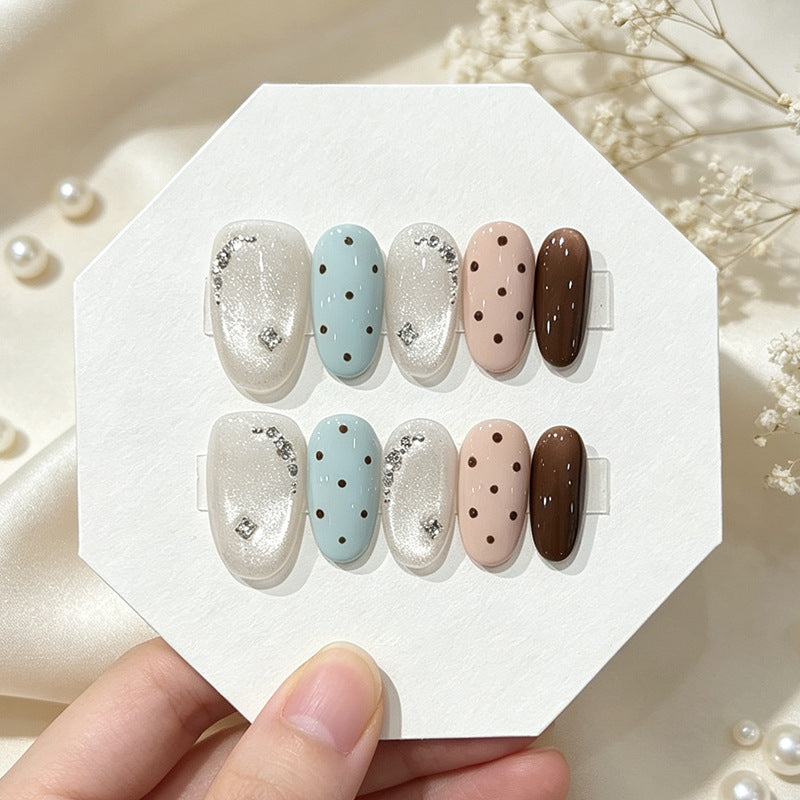 Luxuriöses dekoratives Press-On-Nagelset Brehn