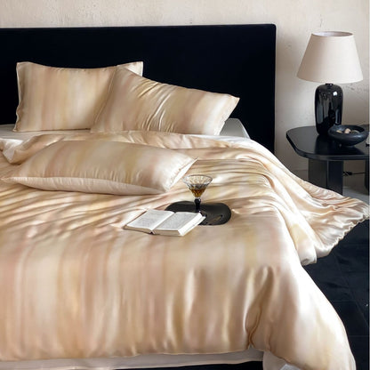 Luxuriöses Satin-Bettwäscheset mit seidig-glänzender Oberfläche