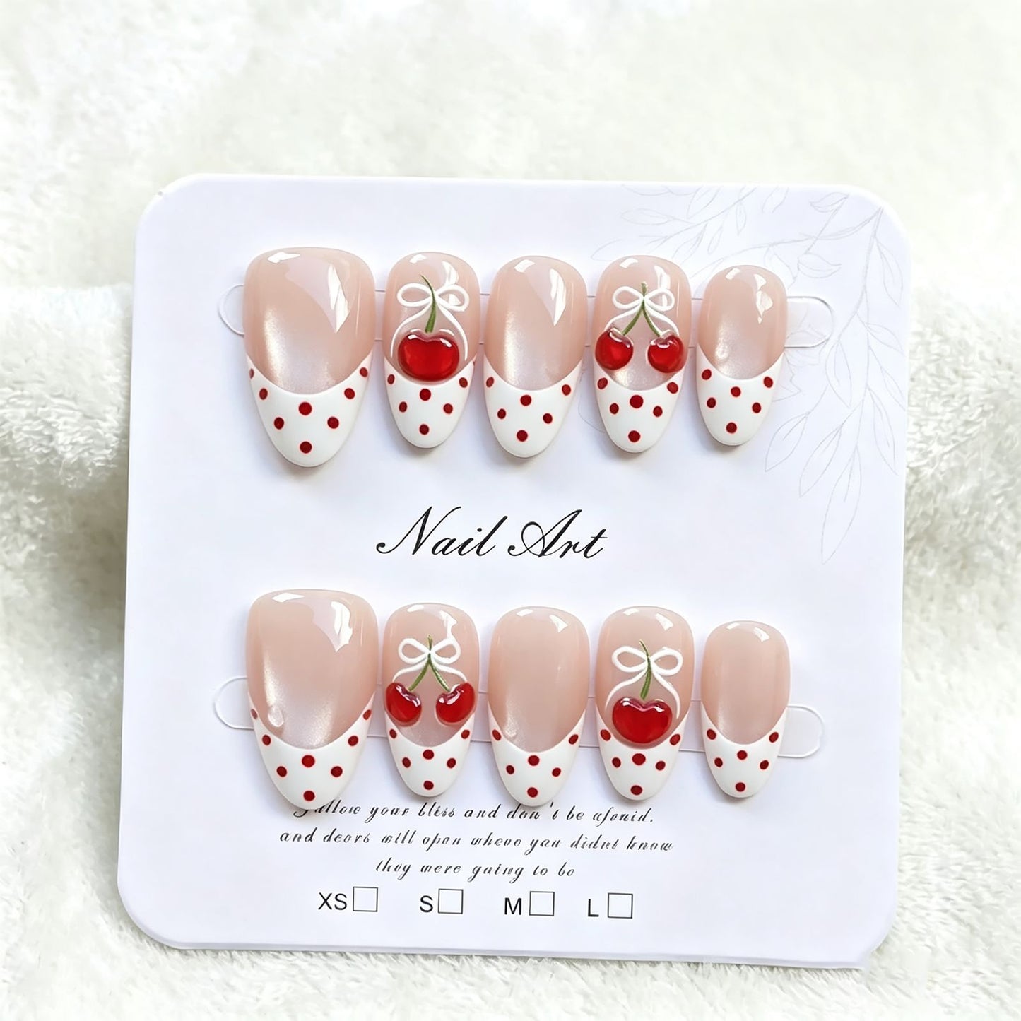 Charmantes Kirsch-Thema Press-On Nagelset Brehn