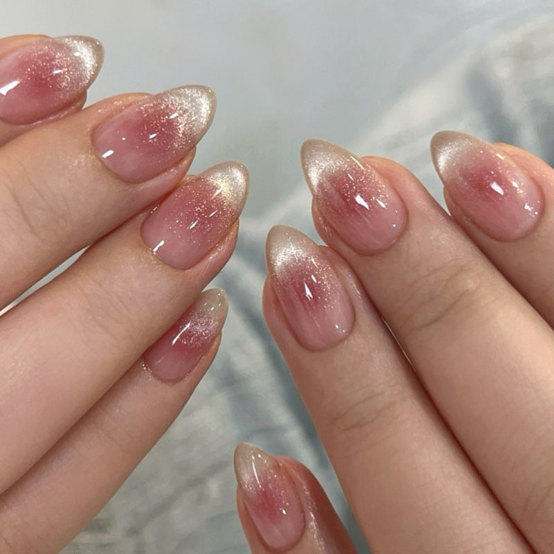 Künstliche Nagelkunst mit verspielten Punkten und Schleifen Brehn