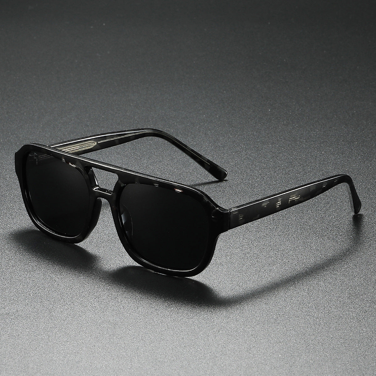 Damen modische Sonnenbrille im eleganten, kantigen Design Brehn