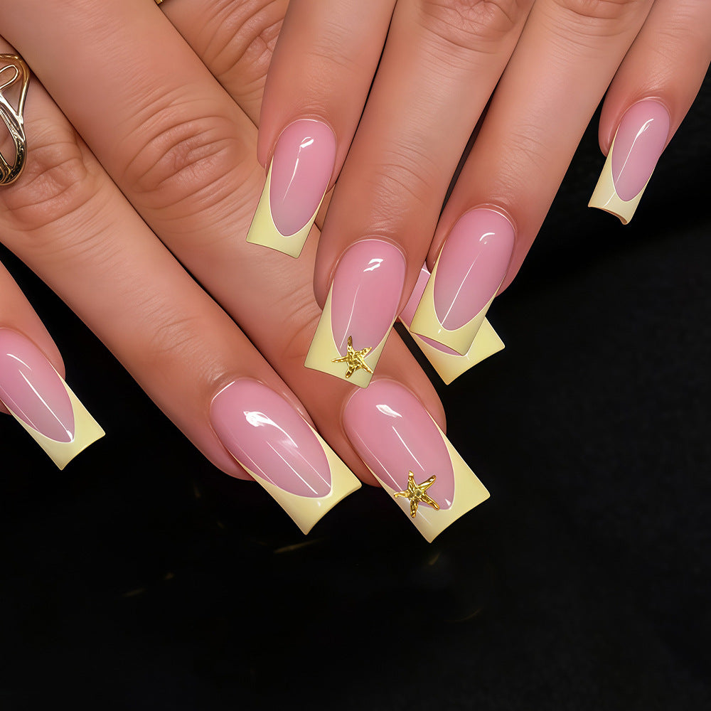 Elegante Stiletto French Tip Nagelkunst Brehn