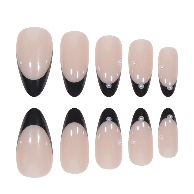 Elegantes Stiletto Press-On Nagelkunst-Set mit dekorativen Blumen- und Strassakzenten Brehn
