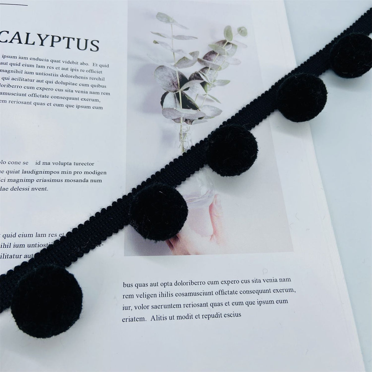 Dekorativer Pompon-Besatz Brehn