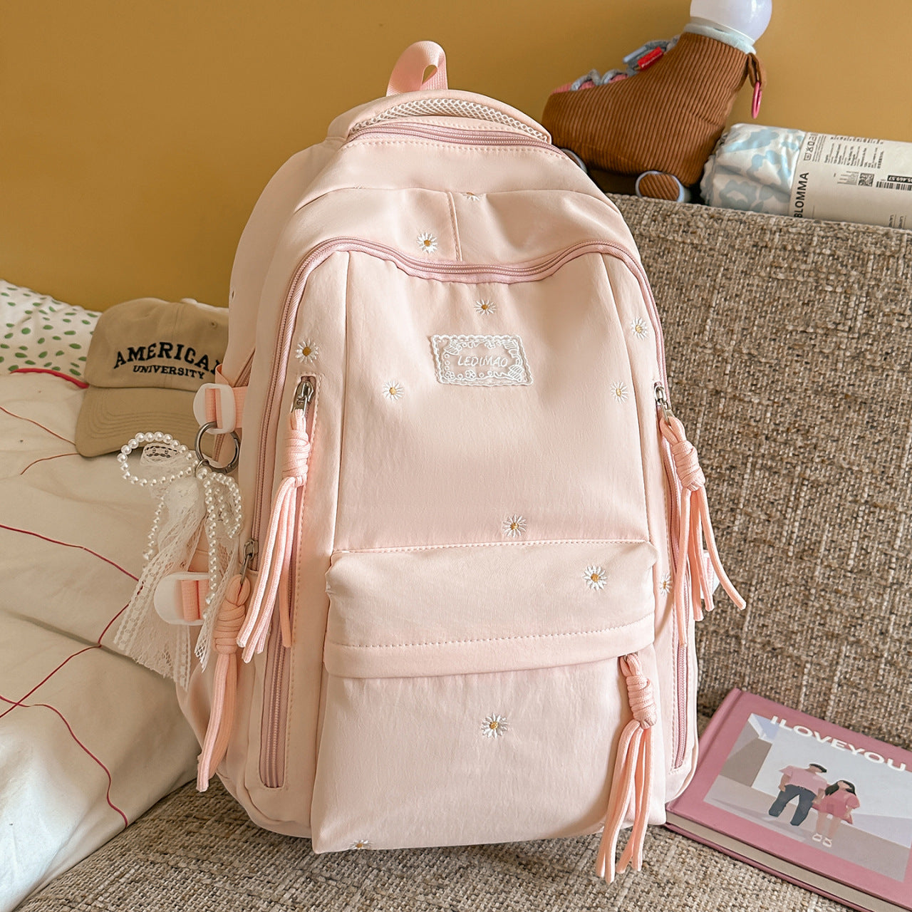 Blumengeschmückter Rucksack