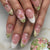 Künstlerisches Floral-Akzent Press-On Nagelset Brehn