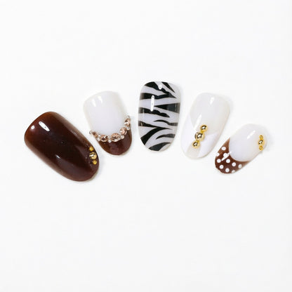 Künstlerisches Nageldesign-Set mit Edelsteindekoren Brehn