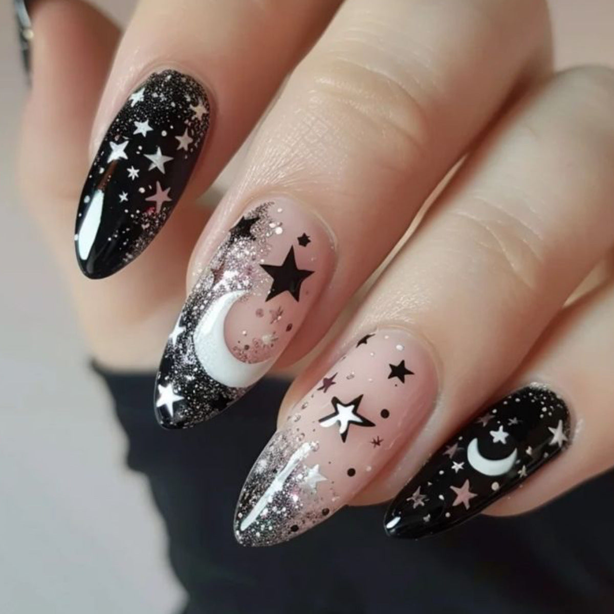 Stiletto Nagelkunstverlängerungen mit himmlischem Design Brehn