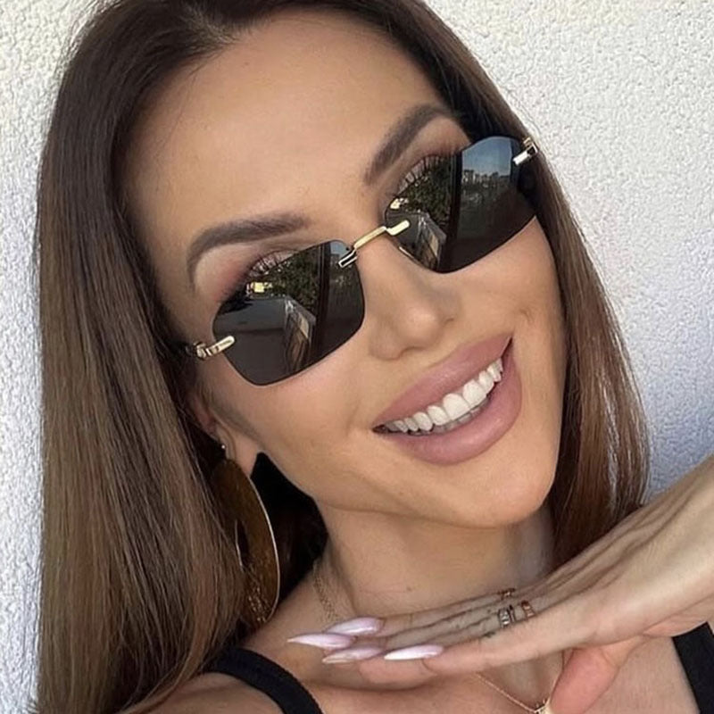 Damen Sonnenbrille mit elegantem Metallrahmen und stilvollen Holzdetails Brehn