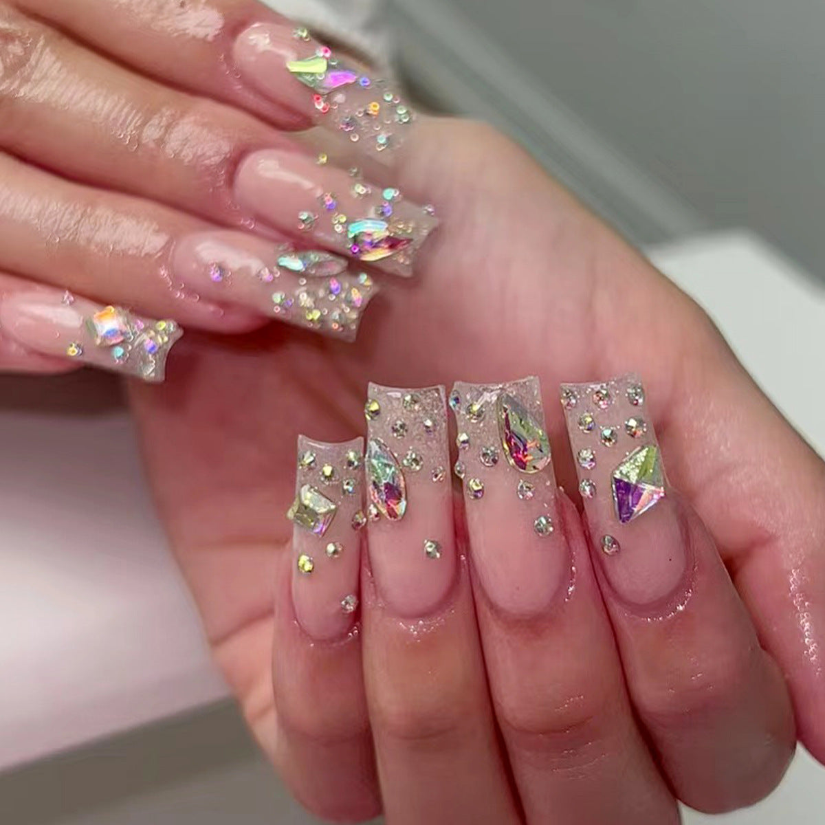 Kunstvolle Nagelverzierung Brehn