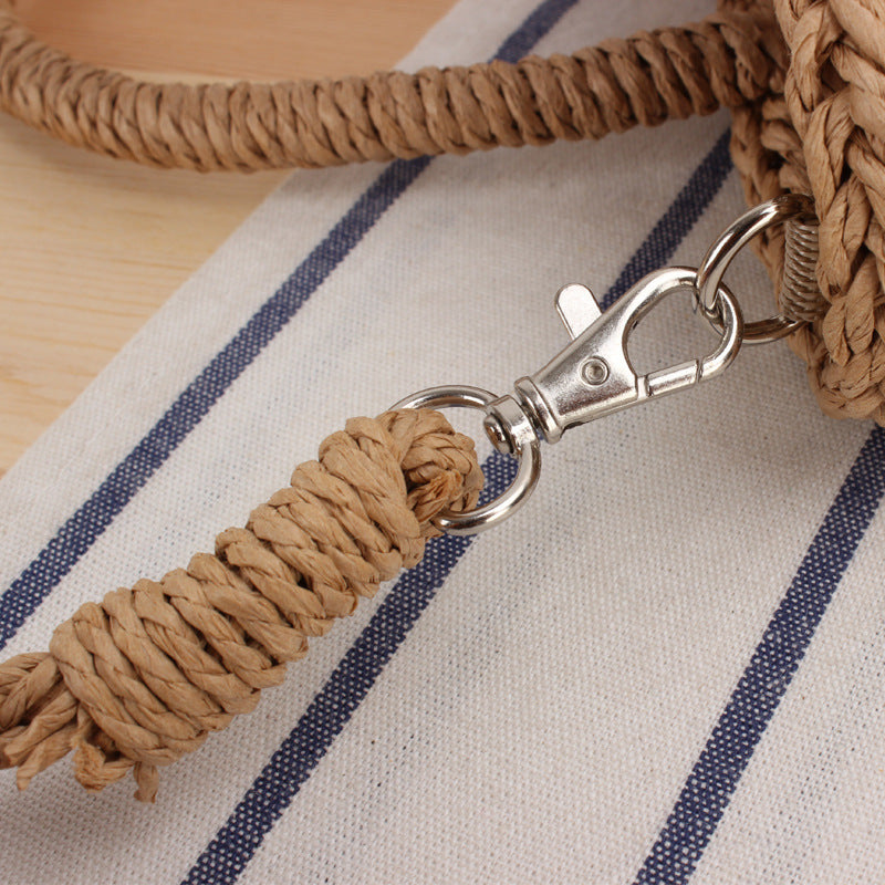 Handtasche Aus Geflochtenem Naturmaterial mit Modischen Fransen Brehn