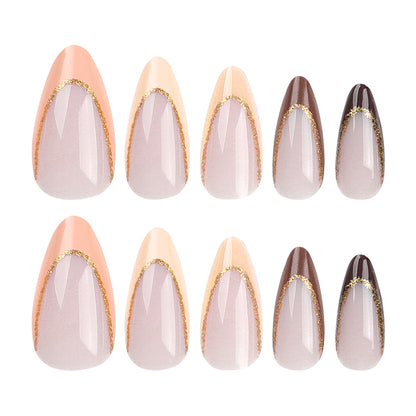 Kunstvolle Nagelverlängerungen mit elegantem Spitzen-Design Brehn