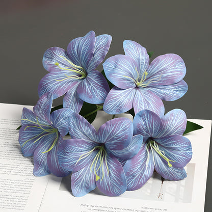 Dekoratives künstliches Blumenarrangement für Zuhause
