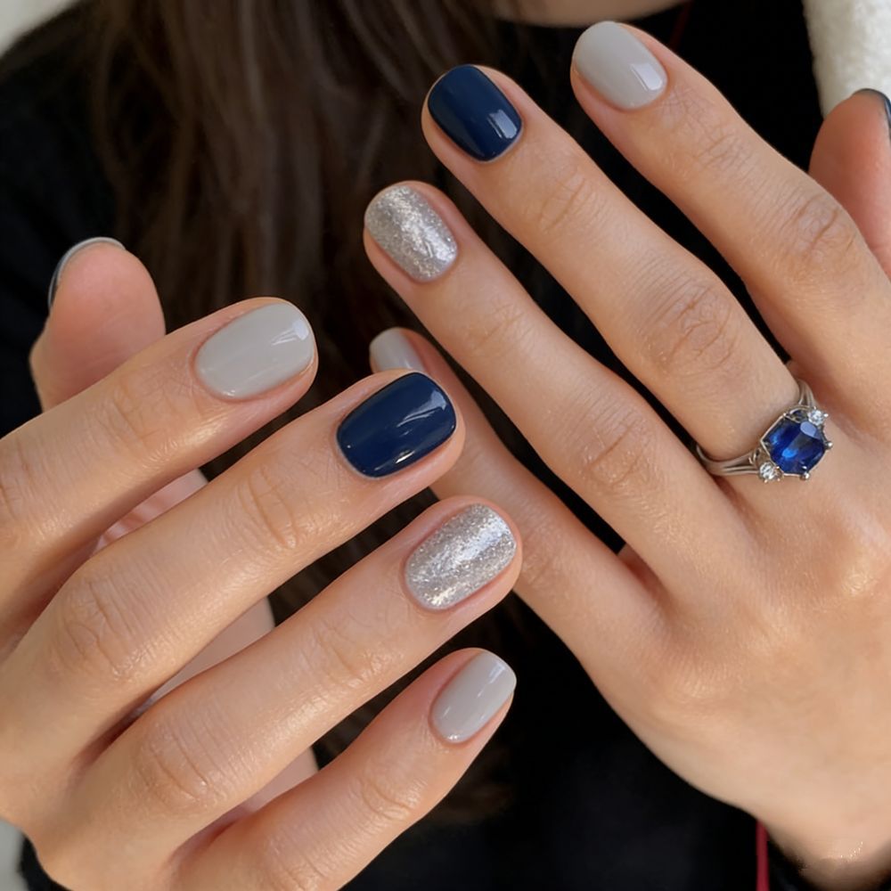 Elegante Kunstnägel mit verschiedenen Designs Brehn