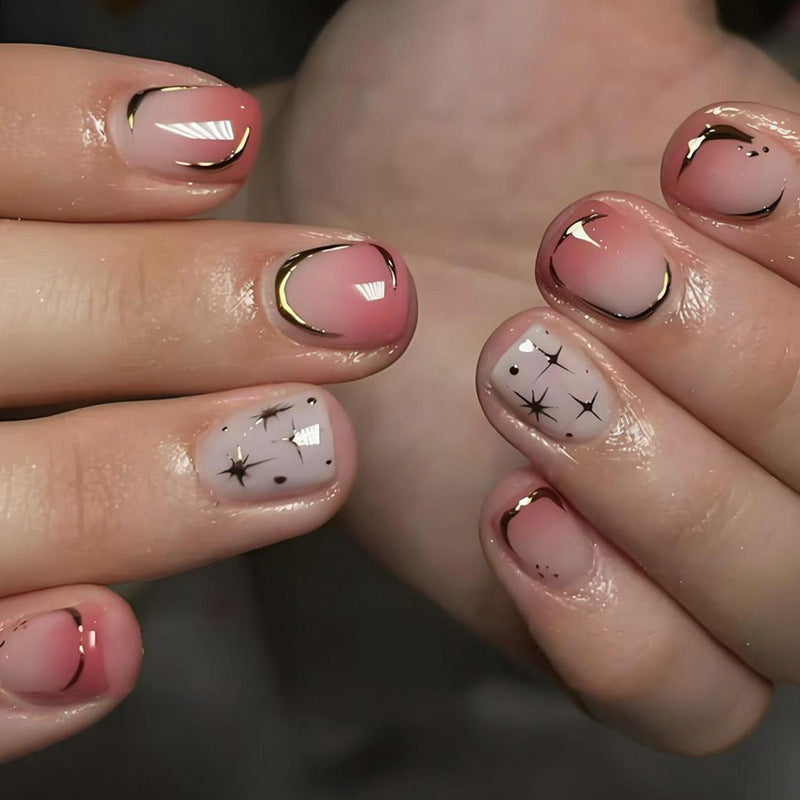 Kunstnagelset mit eleganten Rosenakzenten Brehn
