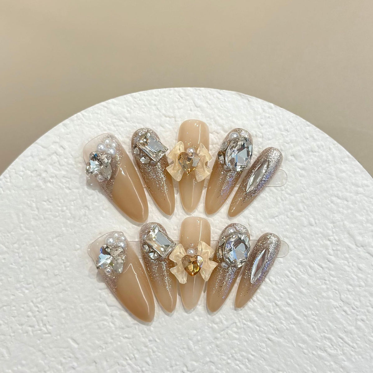 Stylisches Dekoratives Press-On Nagelkunstset