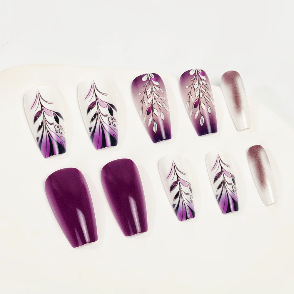 Kunstnägel mit elegantem floralen Design Brehn