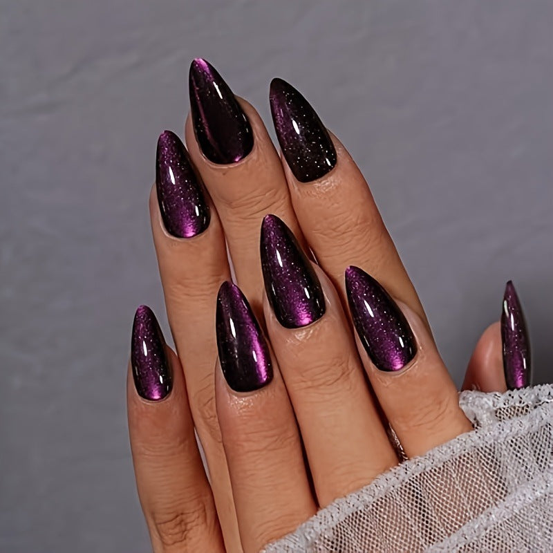 Glamouröses Stiletto-Nagelset Brehn