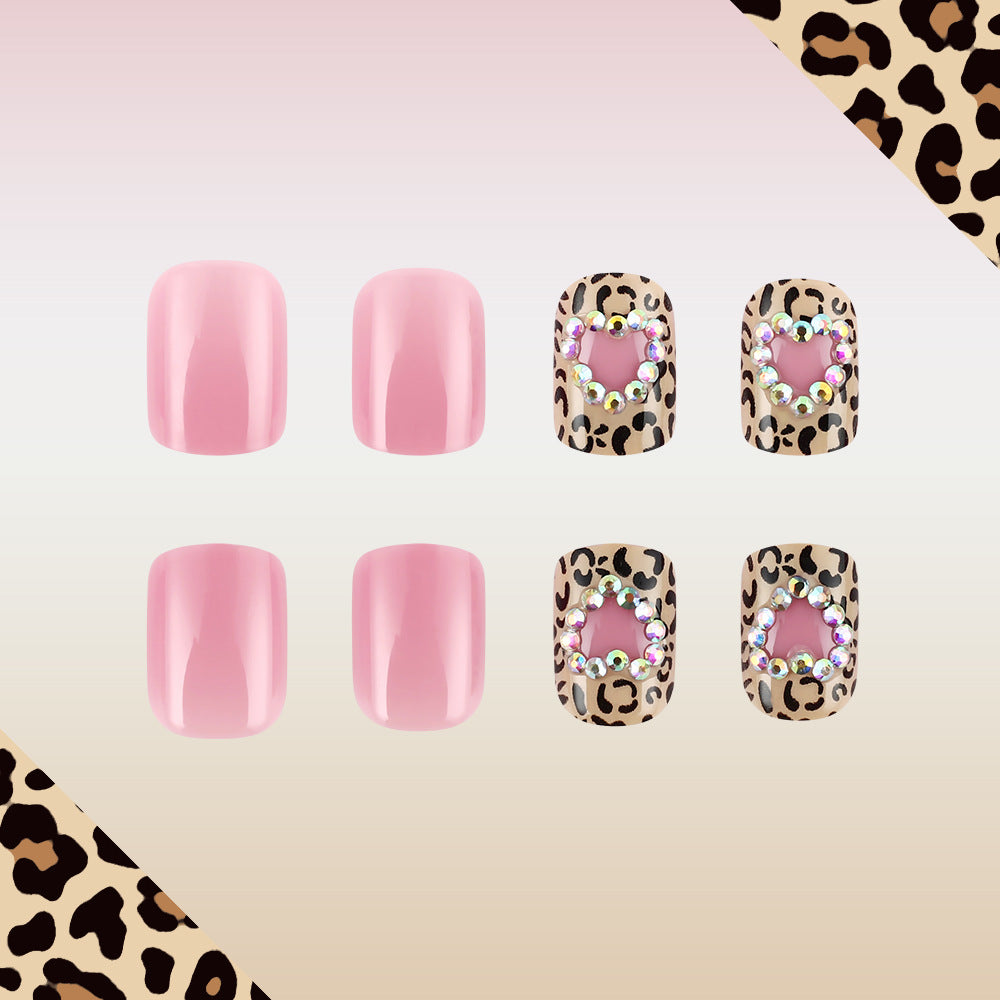 Dekoratives Nagelkunst-Set mit Leopardenmustern Brehn