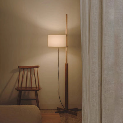 Moderne Minimalistische Stehlampe mit verstellbarem Schirm