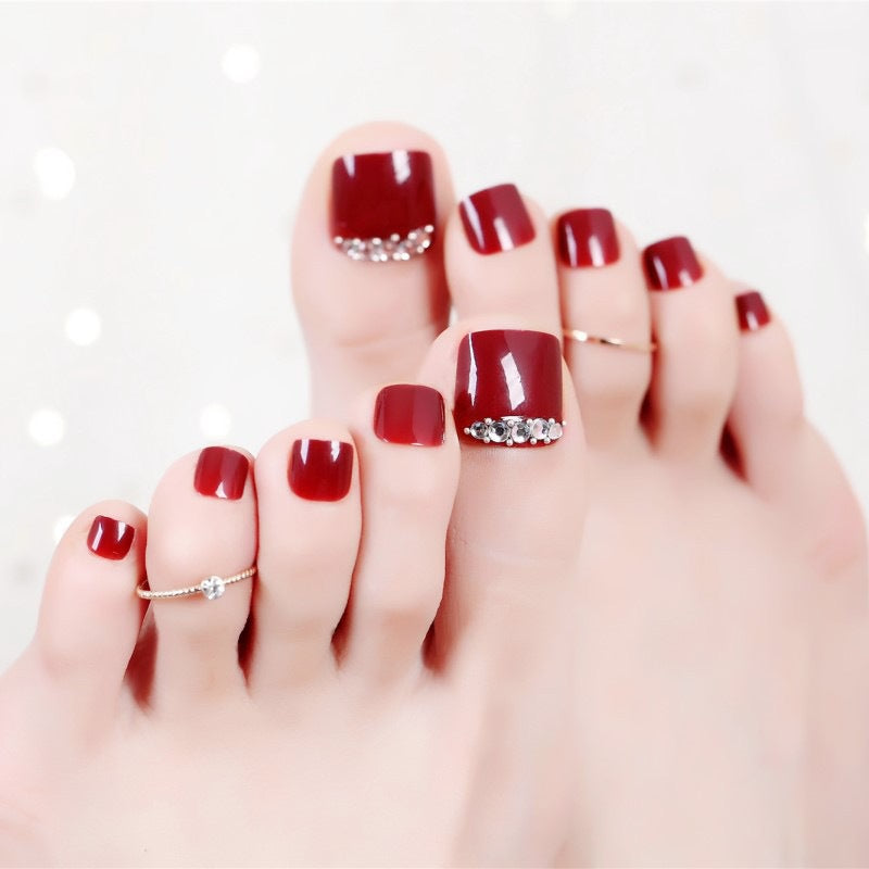 Kunstnagelset mit eleganter Nagelkunst und Funkelelementen Brehn