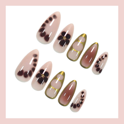 Kunstnagelset mit exquisiten floralen Motiven Brehn