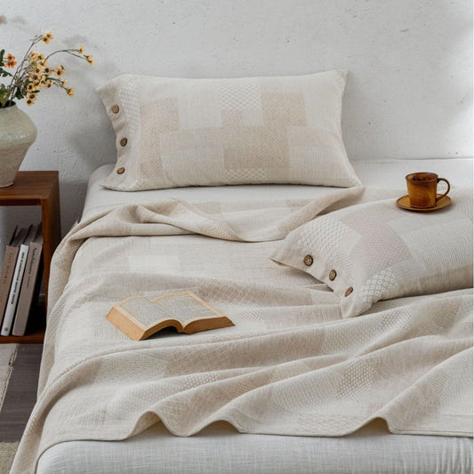 Jacquard-Tagesdecke mit Kissenbezug und Knopfverschluss