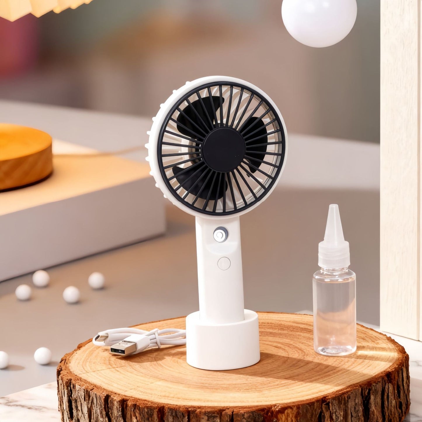 Frauen Tragbarer Handventilator mit Sprühfunktion Brehn