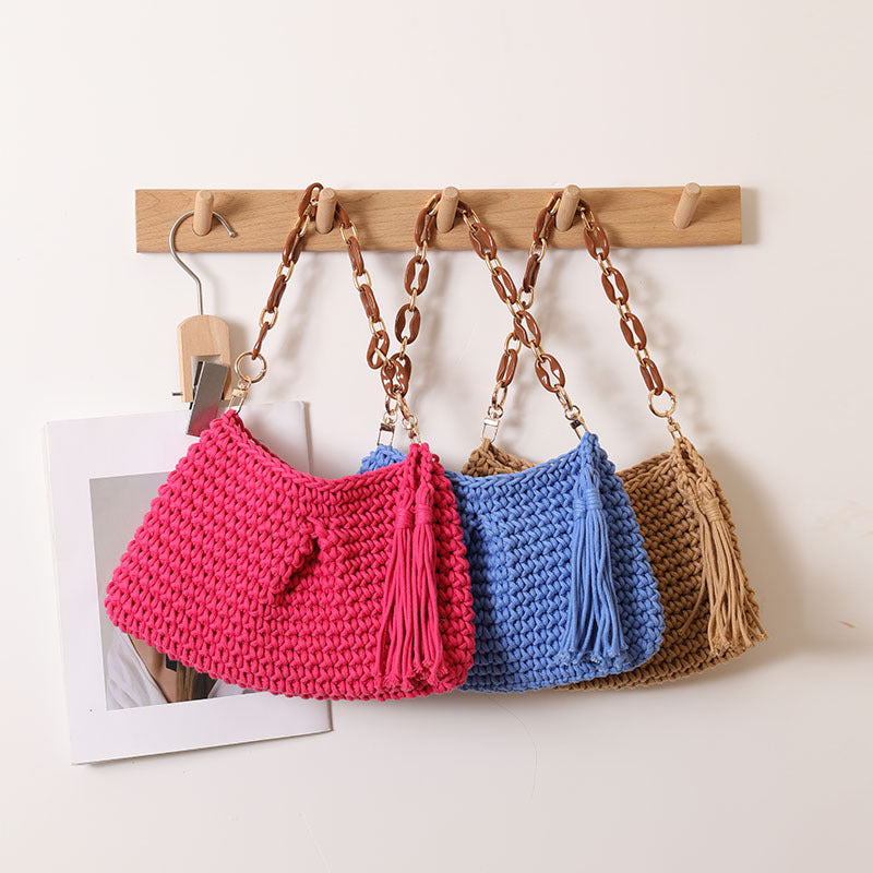 Damen Handgefertigte Schultertasche mit Kettenakzenten Brehn