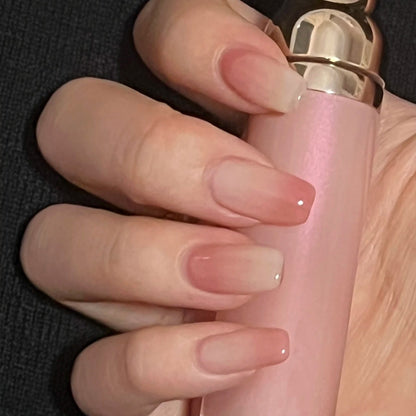 Kunstnagel-Set mit elegantem Ombre-Effekt Brehn