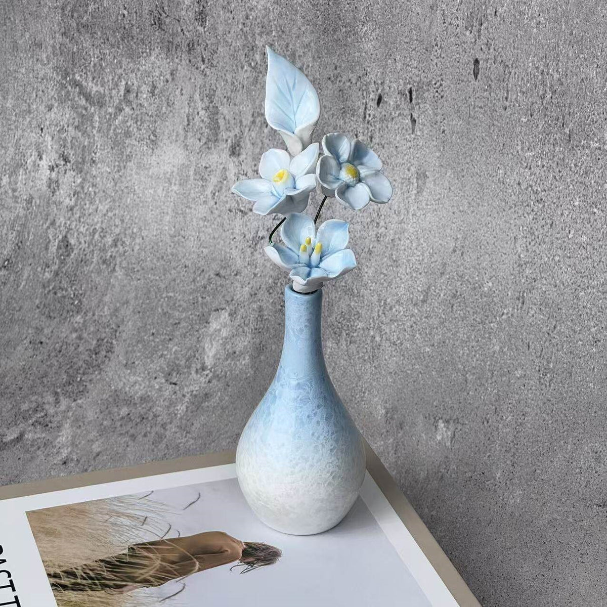 Elegante florale dekorative Vase