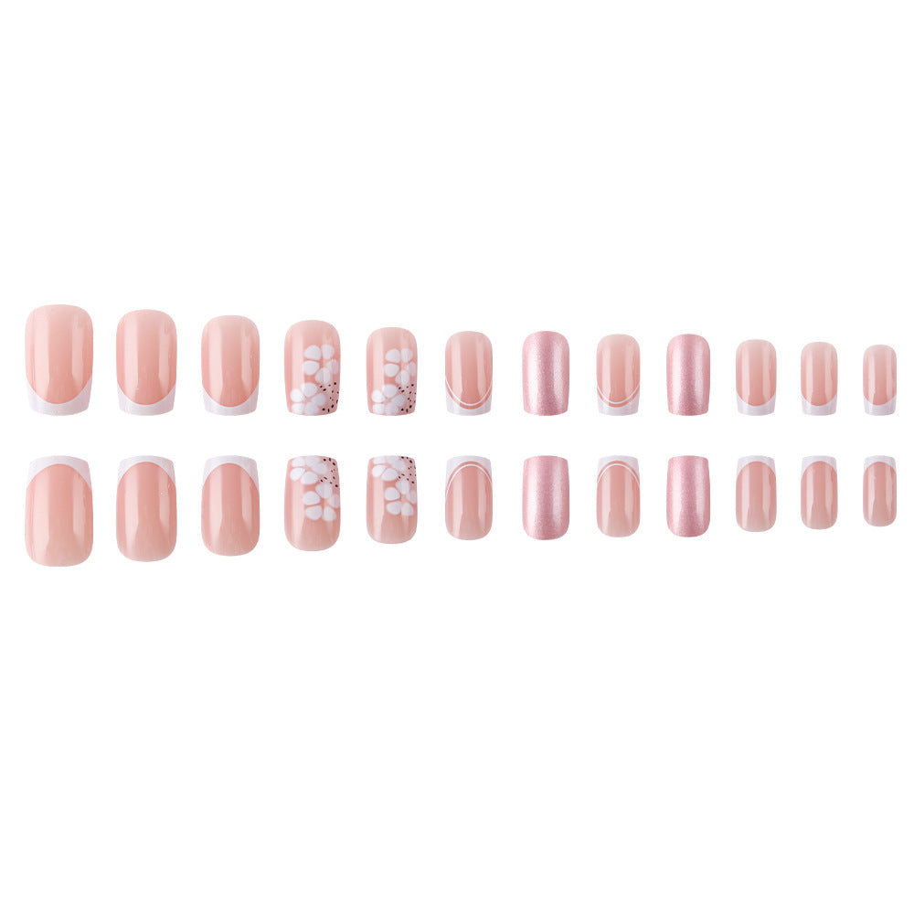 Künstlerisches Press-On-Nageldesign Brehn
