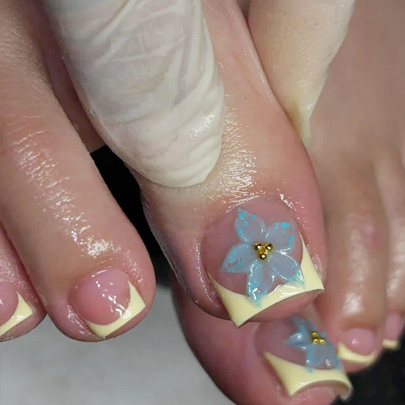 Hochwertiges florales Design Press-On Nagelset Brehn